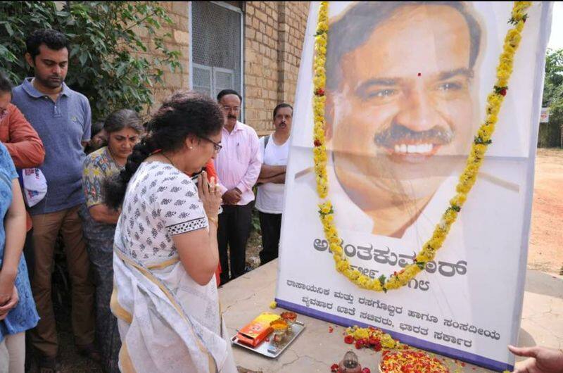 Despite in mourning Ananth Kumar's wife Tejaswini  plants sapling green initiative Karnataka