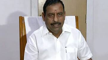 Tamil Nadu minister OS Manian attacked by angry villagers in Nagapattinam