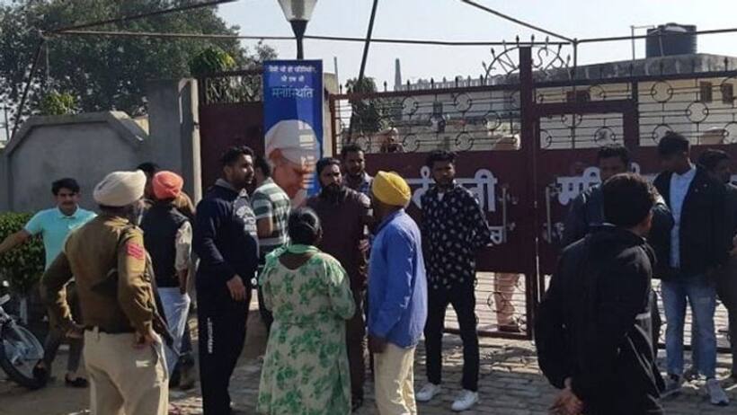 डोभाल ने अमृतसर हमले की केंद्रीय और  राज्य की खुफिया एजेंसियों के साथ समीक्षा की