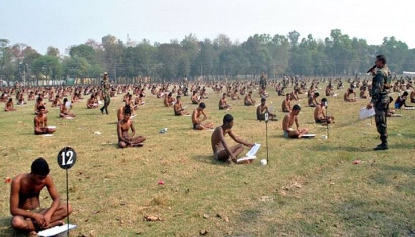 मथुरा में सेना भर्ती में पहुंचे युवकों के पास मिलीं प्रशासनिक अधिकारियों की मुहरें