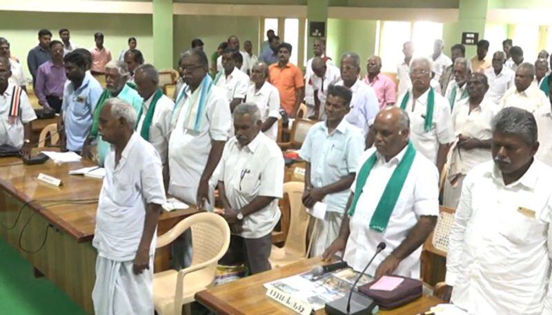 Farmers in Thiruvananthapuram pay silent tribute to people who died in Cyclone Gaja