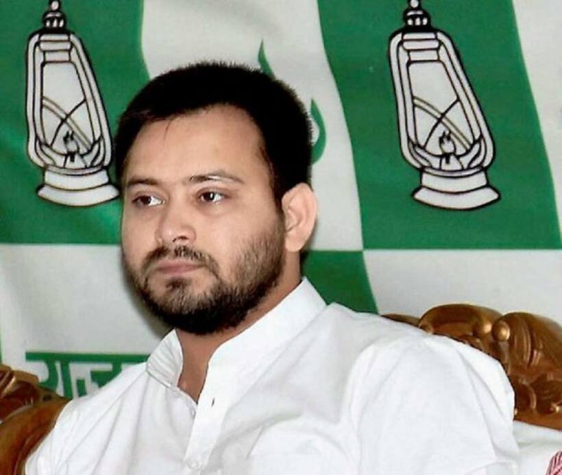 बिना बुलाए कैंडल मार्च में शामिल हुए तेजस्वी तो महिलाओं ने क्या किया