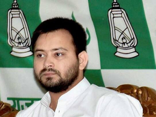 Tejashwi Yadav faces protest during candle March against Industrialist Gunjan Khemka Murder in Patna