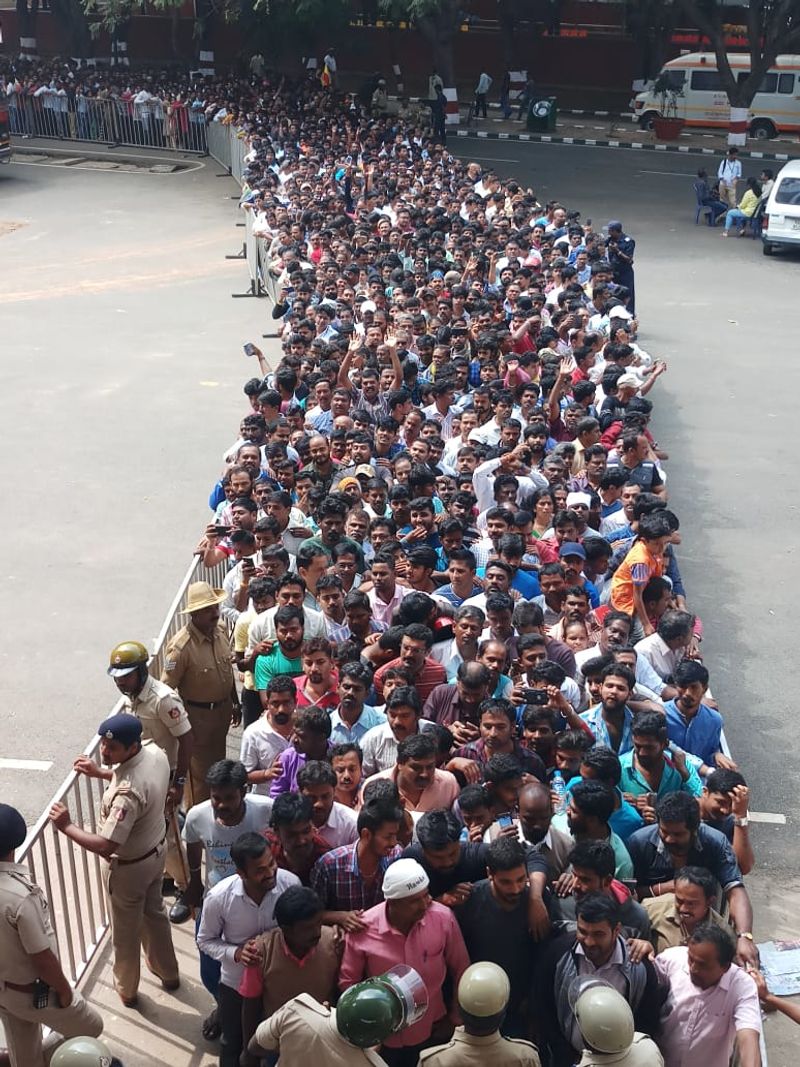 Sandalwood Star, Politician Ambareesh last rites BJP VS JDS