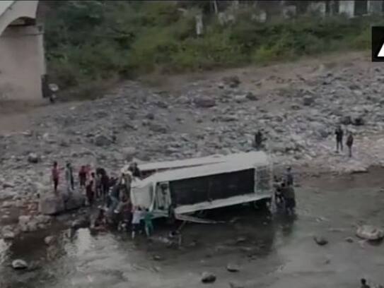 Himachal Pradesh 9 dead and 51 injured after a bus fell into river in Nahan Sirmaur