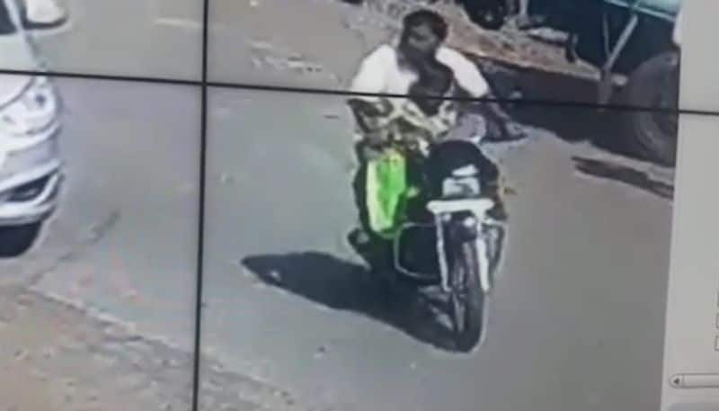 child kidnapped Belagavi broad daylight near Pai hotel video