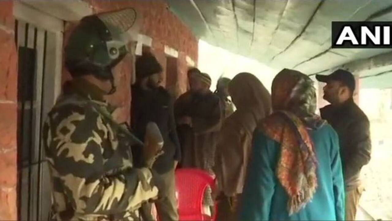 जम्मू-कश्मीर में पंचायत चुनाव के छठे चरण का मतदान, लोगों में दिख रहा उत्साह