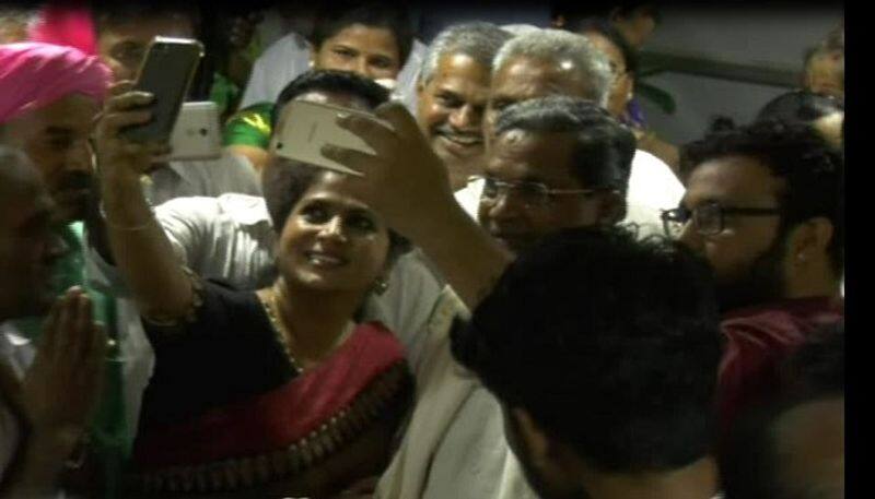 Women attacked Siddaramaiah for taking selfie with him at Bagalkot