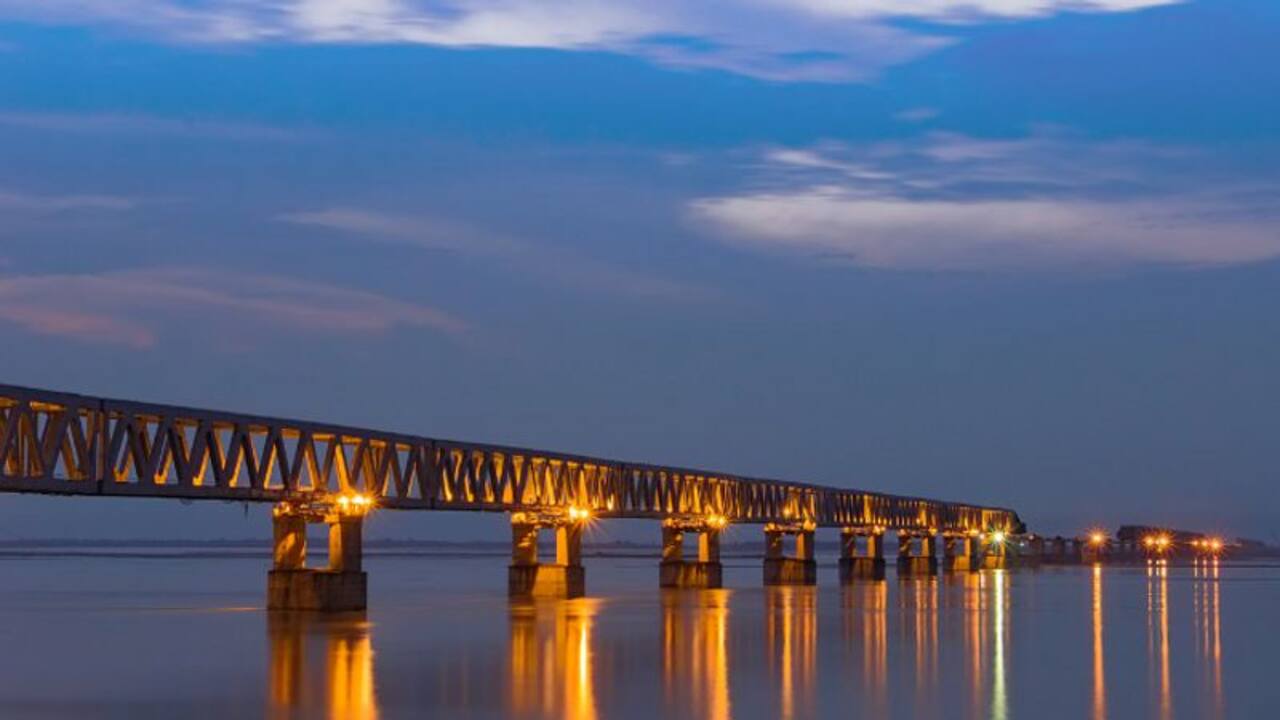 भारतीय रेलवे और पूर्वोत्तर क्षेत्र के लिए ऐतिहासिक दिन, देश का सबसे लंबा सड़क और रेलवे पुल शुरु