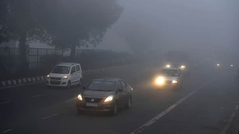 यमुना एक्सप्रेस वे पर कोहरे से बचाव के लिए लगाई गईं 400 फ़ॉग लाइटें