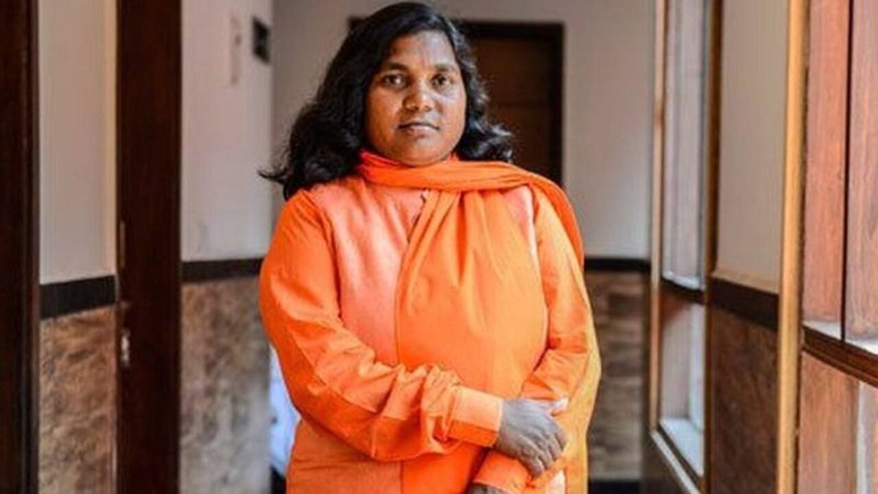 बीजेपी से त्यागपत्र देने वाली सांसद सावित्रीबाई ने की अखिलेश यादव से मुलाकात
