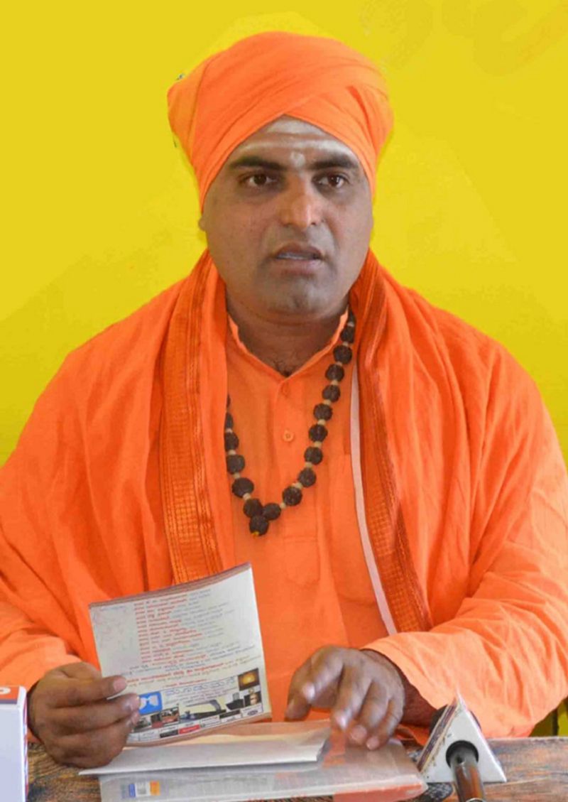 Chikmagaluru Lingayat seer stepped down