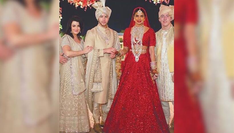 अमेरिकी वेबसाइट पर प्रियंका और निक के बारे में घृणा भरे आलेख की सबने की आलोचना