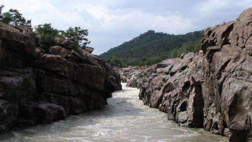 मेकेदातु परियोजना पर तमिलनाडु के राजनीतिक दलों का अलग अलग विरोध