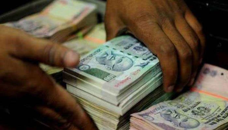 Budget 2024: Savings account interest up to Rs 25,000 may get tax exempt