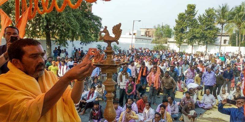 In pics: Vishwa Hindu Parishad raises slogan for Ram mandir in Bengal