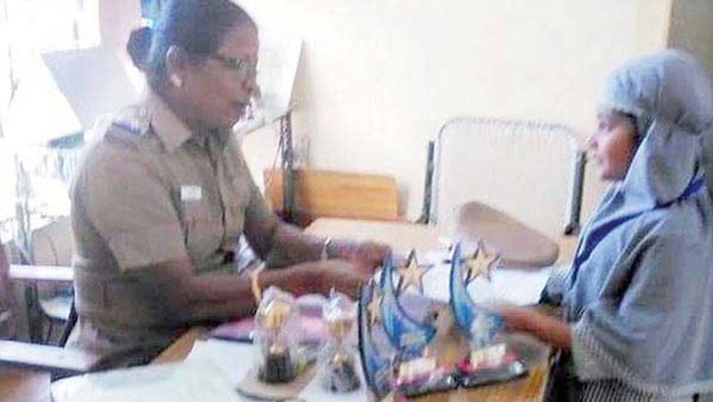 vellore police complaint... girl asking the toilet