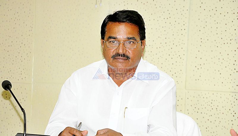 Congress and BJP leaders are asking for part of the Yata - Minister Niranjan Reddy