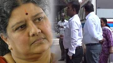 Sasikala questioned disproportionate assets  income tax department