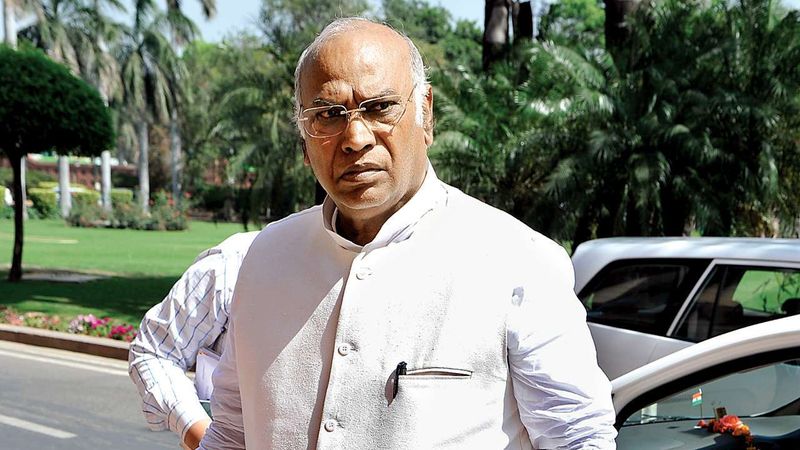 BJP Leader  Baburao Chinchansur lashes at mallikarjun kharge