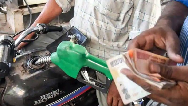 petrol diesel price in India decline: crude oil price also decline