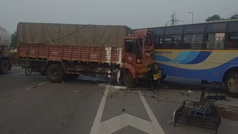 Government bus-tempo lorry accident...10 people injured