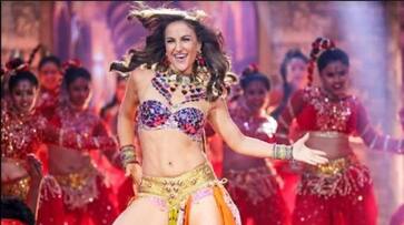 ELLI AVRAM SONG CHAMMA CHAMMA GOES VIRAL ON INTERNET