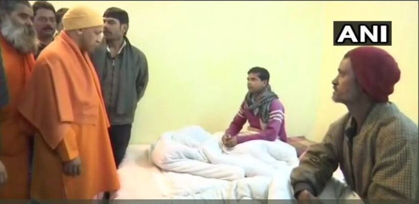 रात में औचक निरीक्षण करने निकले सीएम योगी