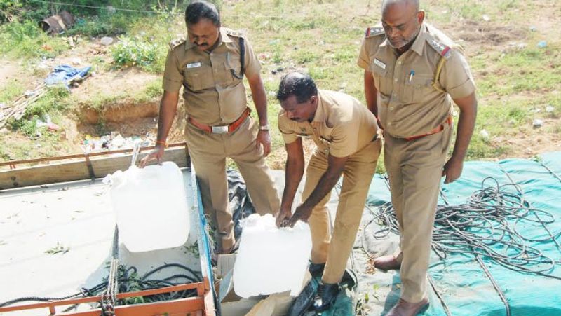 Rs.50 lakh Spirits seized with Larry