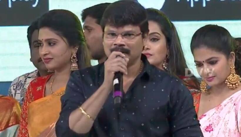 కేసీఆర్ వారసుడు కేటీఆర్, చిరు వారసుడు చరణ్: బోయపాటి