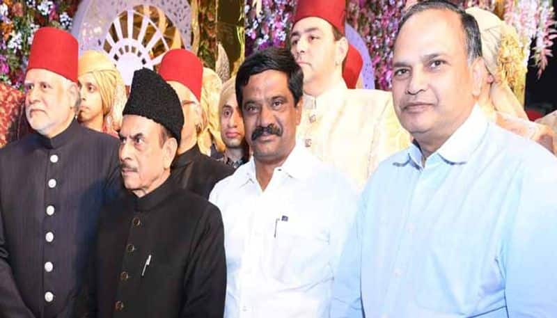 kcr attends asaduddin owaisi daughter marriage