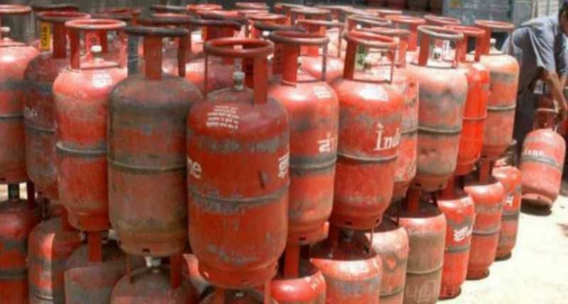 Non Subsidized LPG Price reduced by more than Rs 50 Rs cylinder