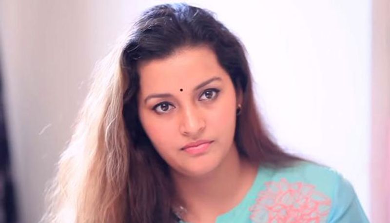 actress renu desai fires on netizens