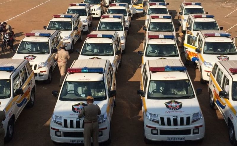 Andhra pradesh Government handover 242 Mahindra TUV300 car to police department