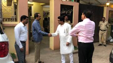 MNS chief Raj Thackeray meets ShivSena chief Uddhav Thackeray at Matoshree