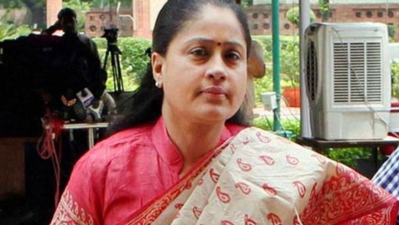 congress leader vijayashanthi allegations on CM KCR  over Ayodhya Verdict