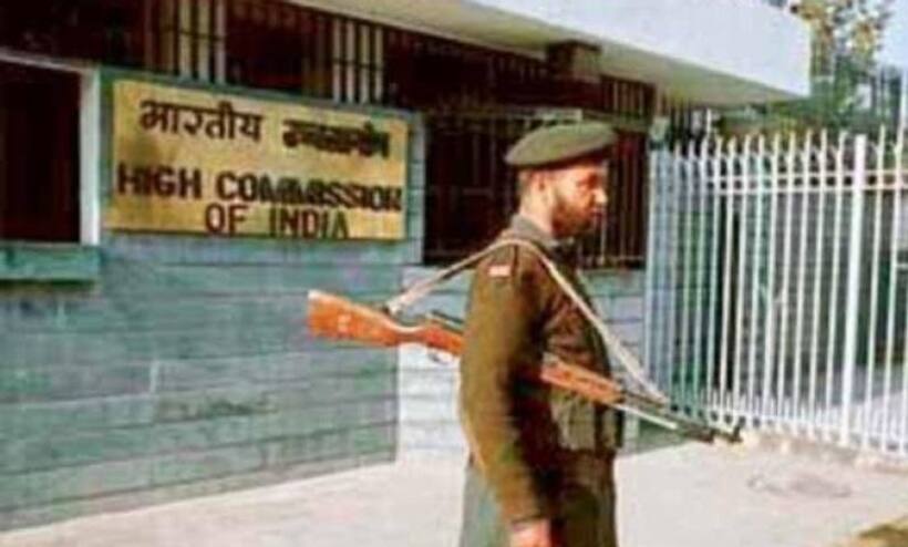 भारतीय राजनयिकों पर अपनी खीज उतार रहा है पाकिस्तान