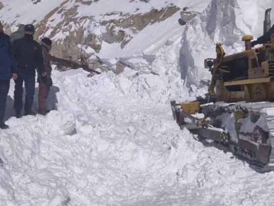 Three dead, 7 missing after avalanche hits Ladakh's Khardung La