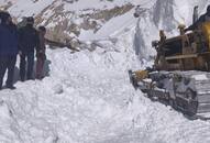 Avalanche hit Ladakh Khardung La trapped under snow 3 bodies recovered