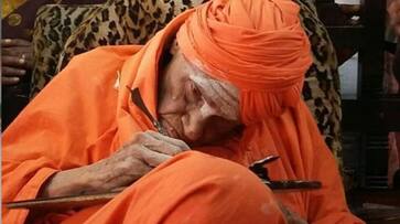 Shivakumara Swamiji's funeral: Lakhs of devotees bid tearful adieu to 'Walking God'