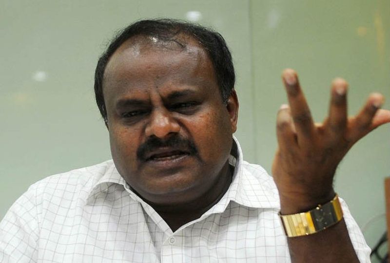 Smoke detected in Kumaraswamy's lucky car; alert security staff avert major mishap