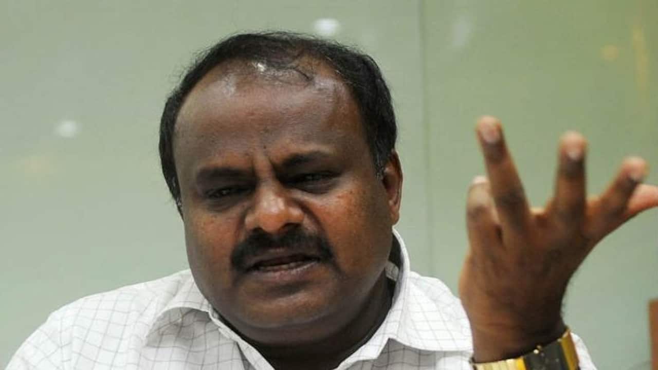 Smoke detected in Kumaraswamy's lucky car; alert security staff avert major mishap