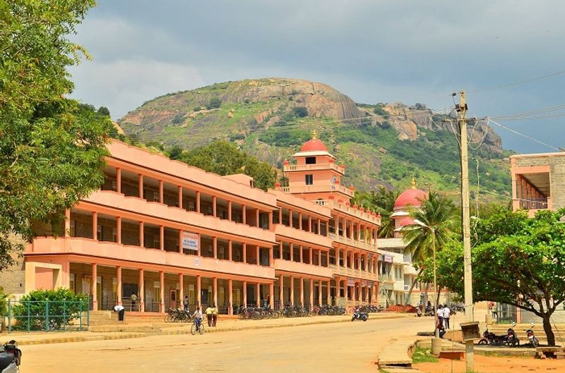 Places to see in and around Tumkur Siddaganga mutt