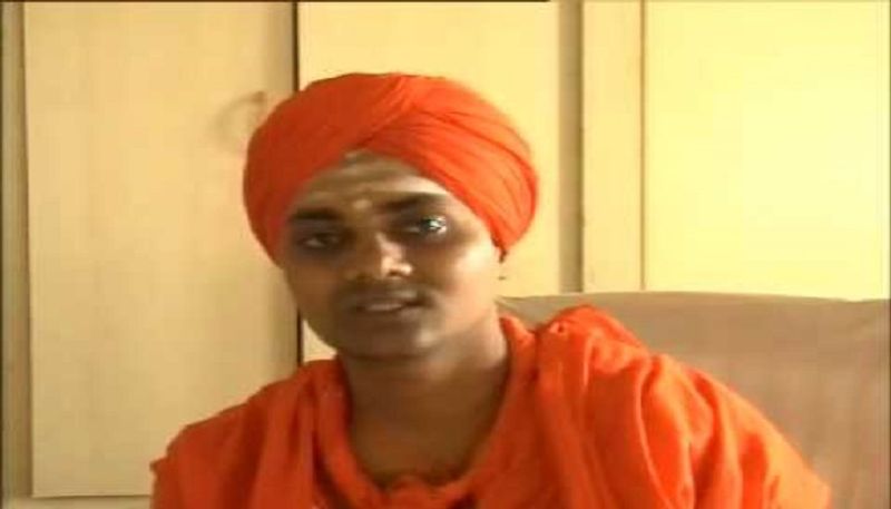 Koppal Gavisiddeshwara Sri announces donation of his Eyes