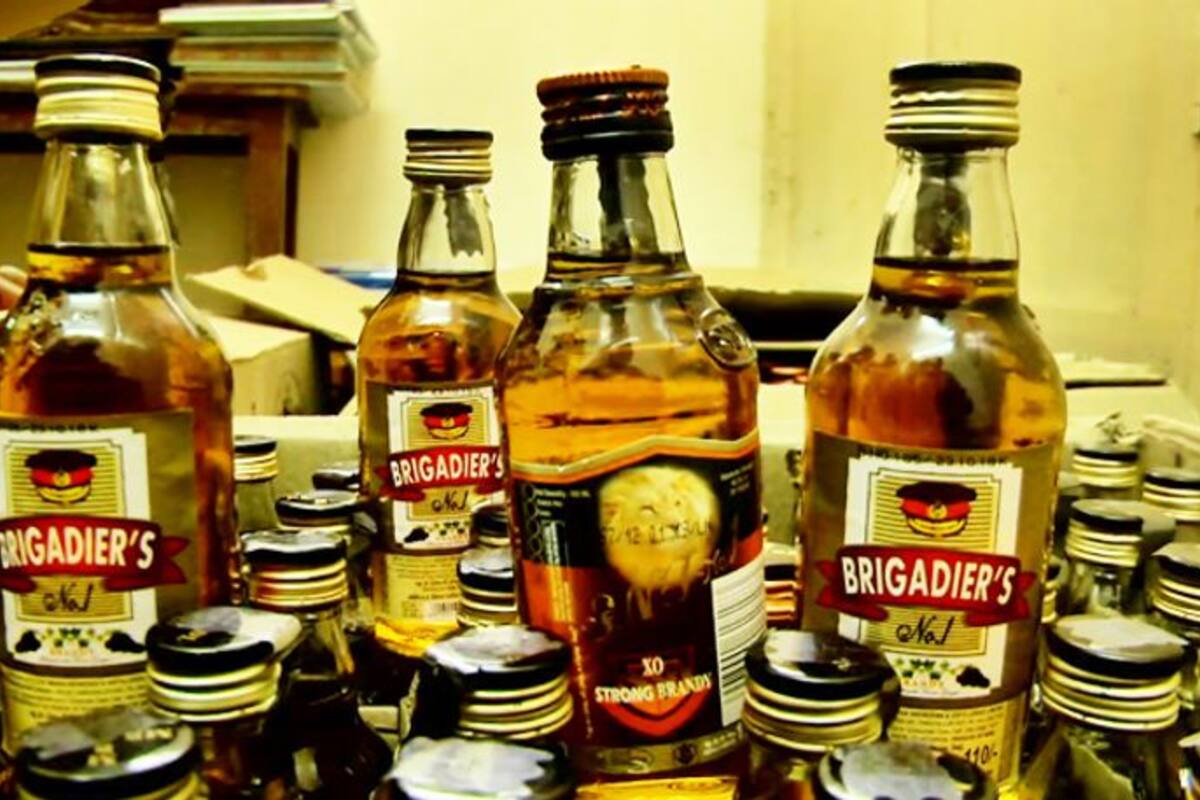 പേരാമ്പ്രയിൽ നിന്ന് നൂറ് കുപ്പി വിദേശമദ്യം തെരഞ്ഞെടുപ്പ് സ്ക്വാഡ് പിടികൂടി