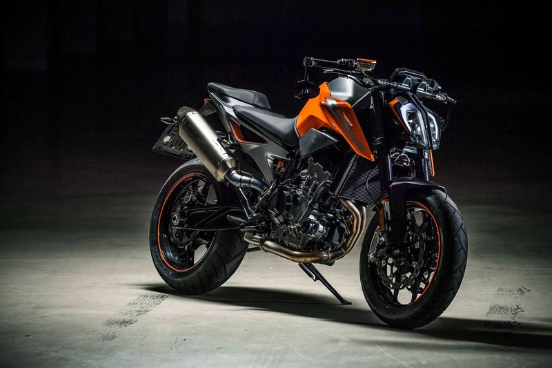 Royal enfield challenger Bajaj KTM will launch Twin cylinder bike