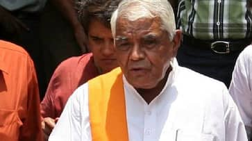 Stalwart leader of BJP babulal gaur claim, digvijay singh offered him for Loksabha election