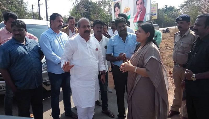 Protocol Fight Between Udupi MLA and Jayamala