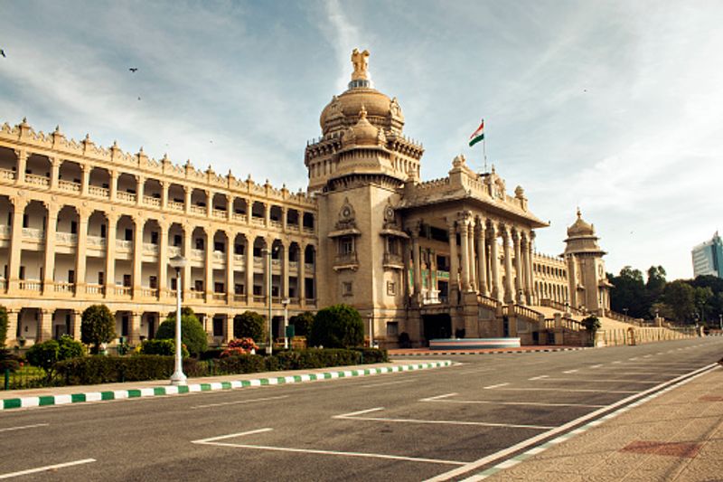 Task force Meeting possibility to continue lockdown in Karnataka Covid spike mah