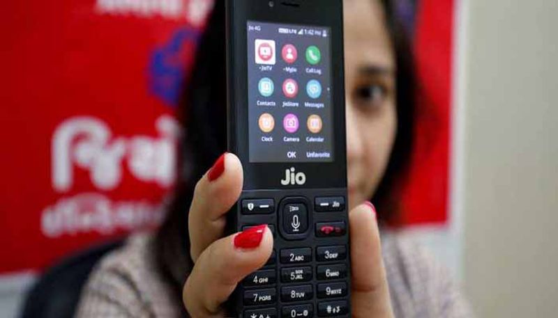 Jio feature phones sold more than smartphones in 2018